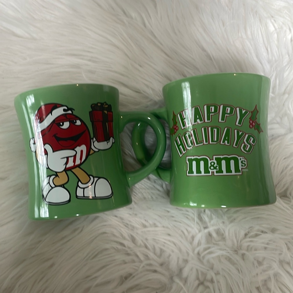 Set of 2 M&Ms Happy Holidays 2008 Christmas 12oz Green coffee tea Cup mugs